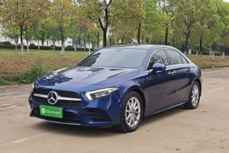 奔驰A级 2022款 改款 A 200 L 运动轿车时尚型