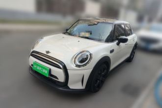 MINI 2023款 改款 1.5T COOPER 艺术家 五门版