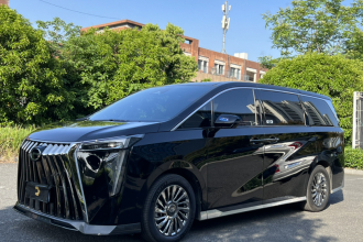 广汽传祺 传祺M8 2023款 宗师系列 400T 至尊版