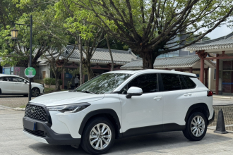 丰田 卡罗拉锐放 2022款 2.0L 精英版