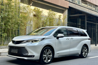 丰田 赛那SIENNA 2023款 2.5L混动 尊贵版