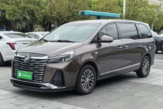 别克GL8 2021款 陆上公务舱 652T 尊贵型