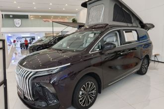 东风风行 星海V9 2026款 200km 悦享版四座升顶露营车