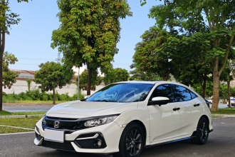 本田 思域 2021款 HATCHBACK 220TURBO CVT新锐控