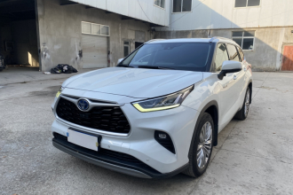 丰田 汉兰达 2022款 双擎 2.5L 四驱尊贵版 7座