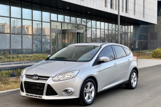 福特 福克斯 2012款 两厢 1.6L 手动风尚型