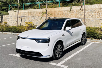 鸿蒙智行 问界M8 2025款 增程 Max版 37kWh 5座版 (192线激光雷达）