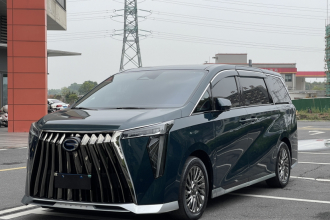 广汽传祺 传祺M8 2023款 宗师系列 双擎 御尊版