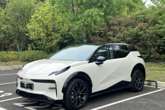 极氪X 2025款 四座后驱魔方版