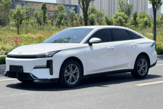 吉利银河 银河L6 2025款 EM-i 140km 远航版