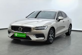 沃尔沃S60 2023款 B4 智逸豪华版