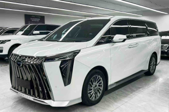 广汽传祺 传祺M8 2023款 宗师系列 双擎 至尊版