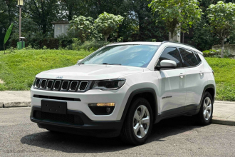 Jeep 指南者 2019款 220T 自动家享版