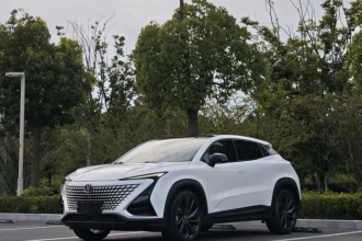 长安UNI-T 2020款 1.5T 尊贵型
