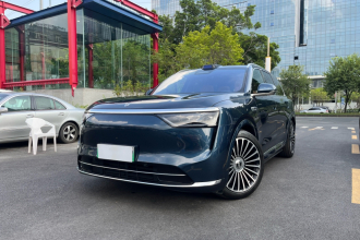 鸿蒙智行 问界M8 2025款 增程 Ultra版 53.4kWh 6座版 (192线激光雷达）