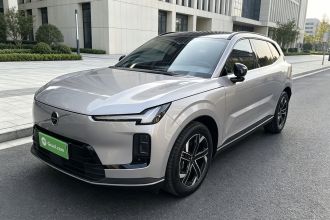 沃尔沃XC70插电式混动 2026款 四驱超长续航Core