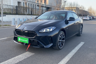 宝马2系 2025款 225L M运动曜夜套装