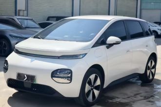 宝骏云朵 2023款 460 Plus 运营专属版