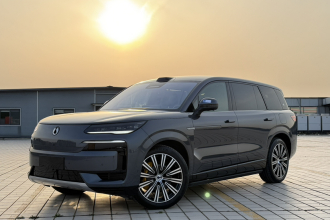 腾势N9 2025款 尊荣型