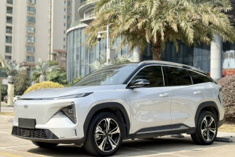 吉利银河 银河L7 2024款 1.5T 115km PLUS  龙腾版