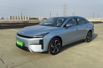 吉利银河 银河L6 2025款 EM-i 140km 星舰版