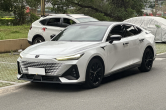 长安UNI-V 2022款 1.5T 尊贵型