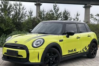 MINI 2022款 改款 1.5T COOPER 经典派 五门版