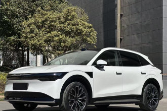 极氪7X 2025款 100kWh 长续航后驱智驾版