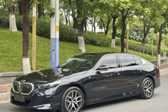 宝马i5 2025款 eDrive 35L M运动套装