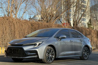 丰田 雷凌 2023款 智能电混双擎 1.8L 豪华版