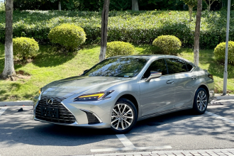 雷克萨斯ES 2025款 300h 臻享版