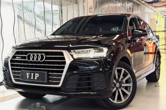 奥迪Q7 2016款 45 TFSI S line运动型