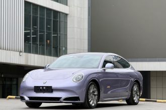 欧拉闪电猫 2022款 555km 尊贵版