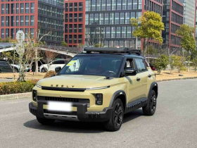 吉利汽车 吉利牛仔 2025款 1.5TD 潮玩版