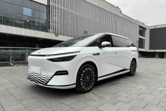 小鹏X9 2025款 740超长续航 Max