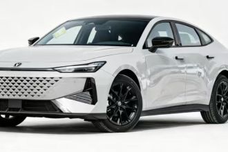 长安UNI-V 2024款 1.5T 尊贵型