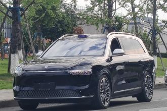 鸿蒙智行 问界M9 2024款 纯电 Ultra版 100kWh 6座版