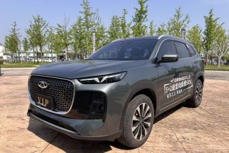 奇瑞 瑞虎8 PLUS 2025款 290TGDI DCT尊贵版