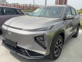 吉利银河 银河L7 2025款 EM-i 115km 远航版