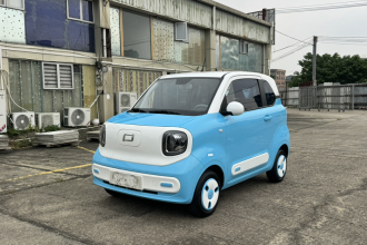 奔腾小马 2024款 122km 萌趣马