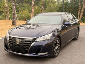 丰田 皇冠 2018款 2.0T 时尚版