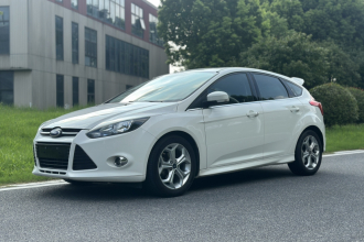 福特 福克斯 2012款 两厢 2.0L 自动豪华运动型
