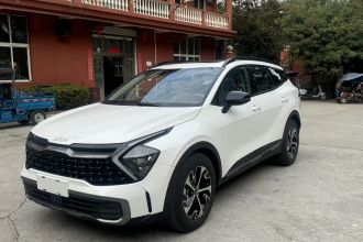 起亚 狮铂拓界 2025款 1.5T 两驱尊贵版