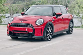 MINI 2022款 改款 2.0T COOPER S 经典派 五门版