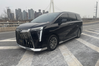 广汽传祺 传祺M8 2023款 宗师系列 400T 旗舰版