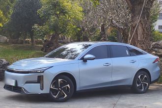 吉利银河 银河L6 2025款 EM-i 140km 星舰版