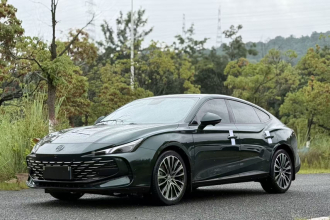 名爵 MG7 2023款 2.0T 自动猎美尊享版