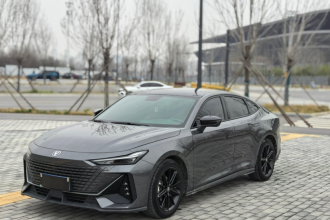 长安UNI-V 2022款 1.5T 尊贵型