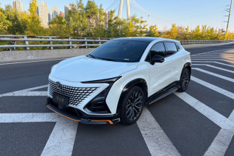 长安UNI-T 2022款 1.5T 尊贵型