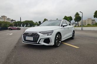奥迪A3 2024款 A3L Limousine 35 TFSI 时尚运动型